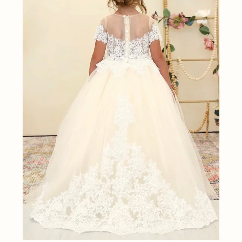 Flower girl dress with back train | Lace and sequin detail